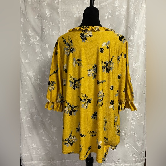 Melloday Top Women’s Sunflower Yellow Floral V-Neck Ruffled Sleeve Pullover 2X - Picture 2 of 8